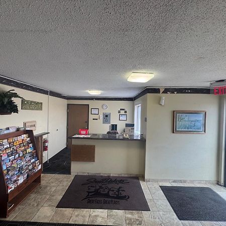 Smart Choice Inn Plankinton Exterior photo