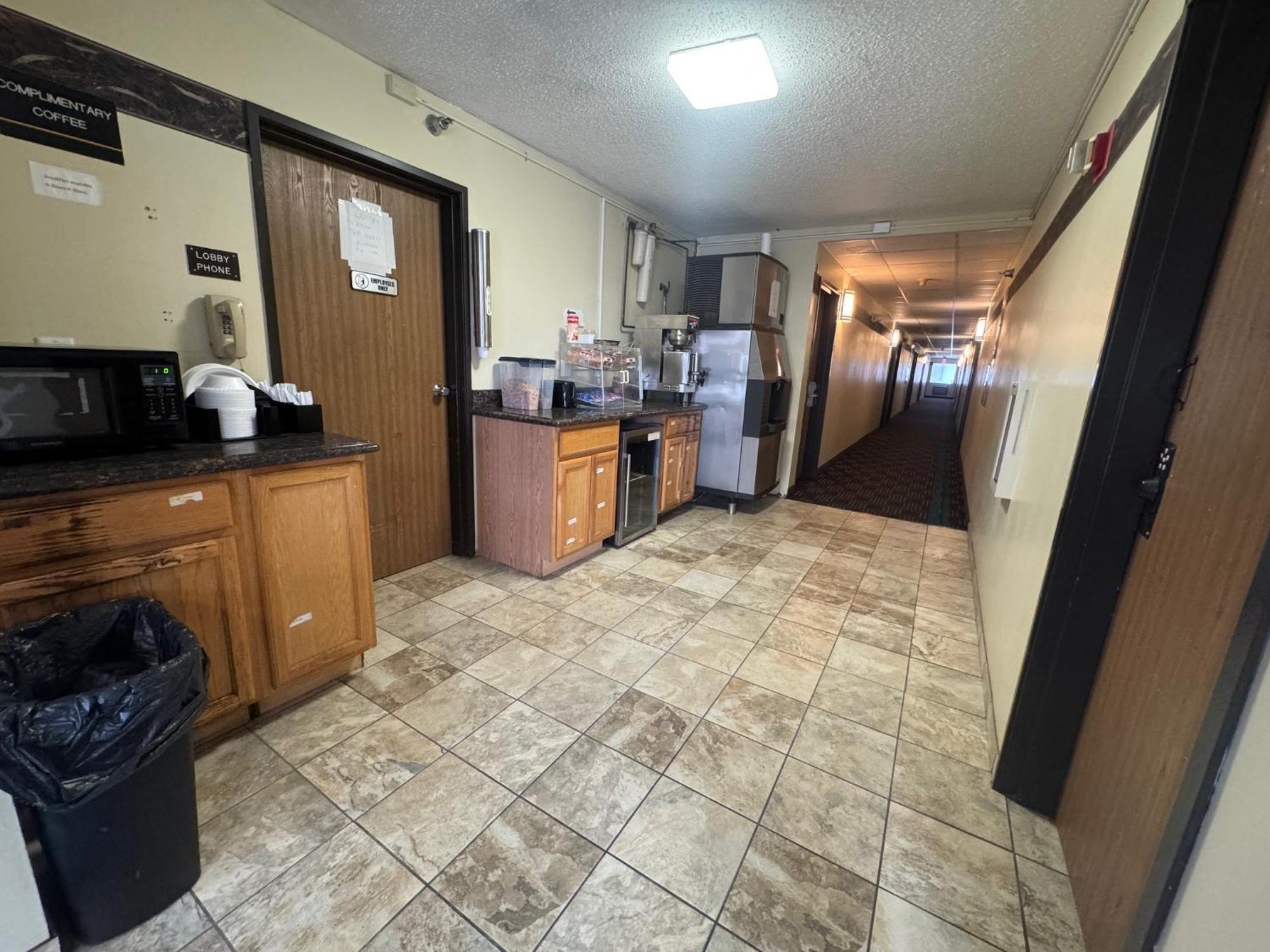 Smart Choice Inn Plankinton Exterior photo