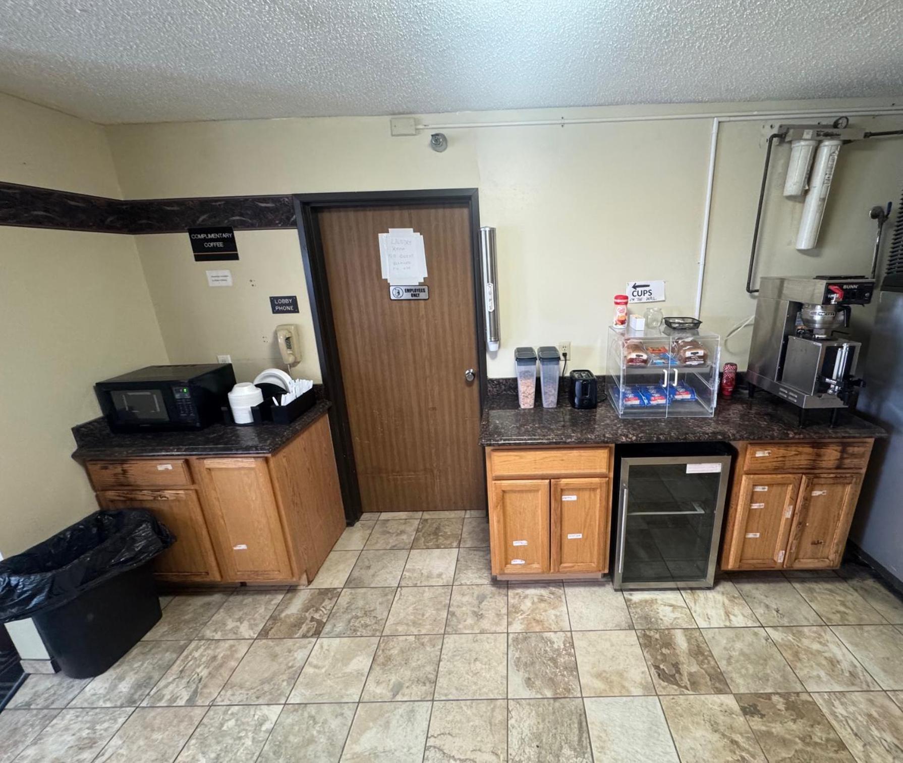 Smart Choice Inn Plankinton Exterior photo